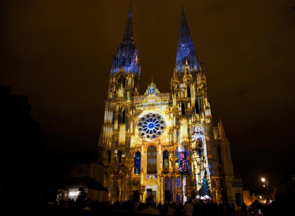 B&B Hotel Chartres Centre Cathedrale 3 Etoiles Экстерьер фото