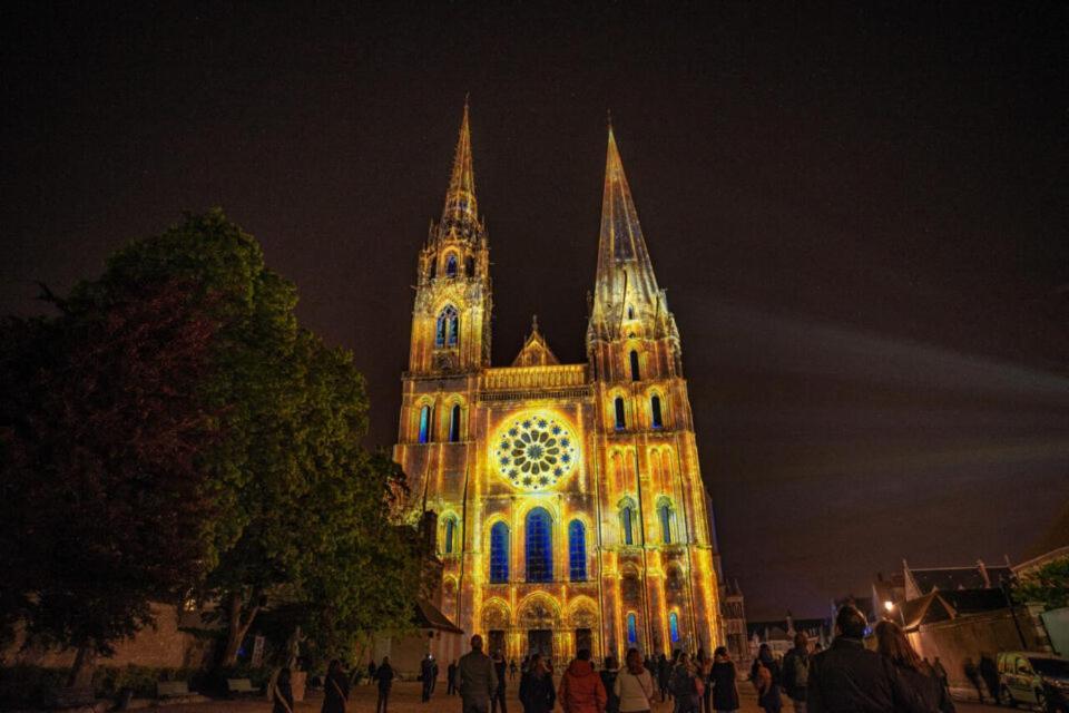 B&B Hotel Chartres Centre Cathedrale 3 Etoiles Экстерьер фото